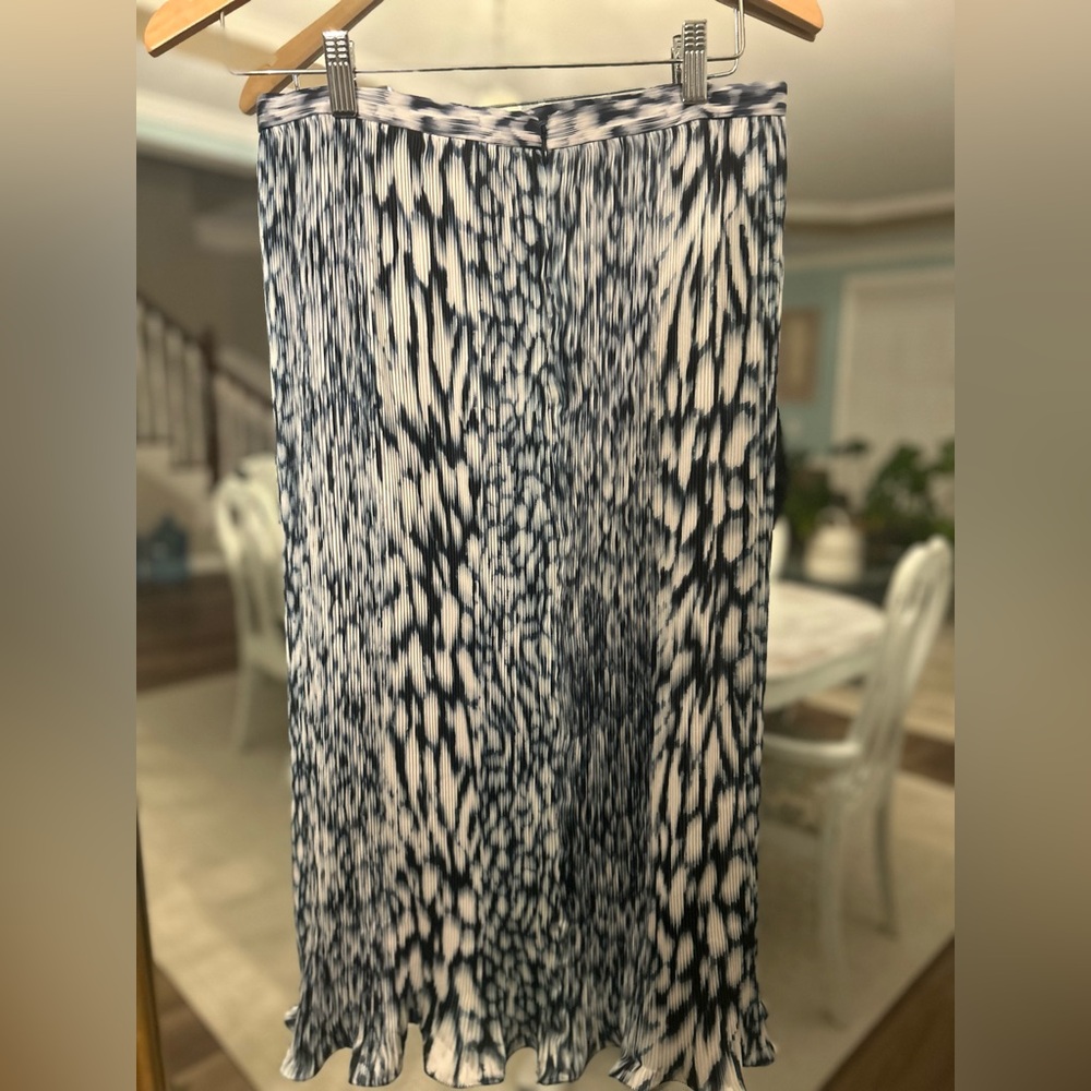 Elie Tahari Alex Pleated Printed Midi Skirt Size 6 - Picture 4 of 6